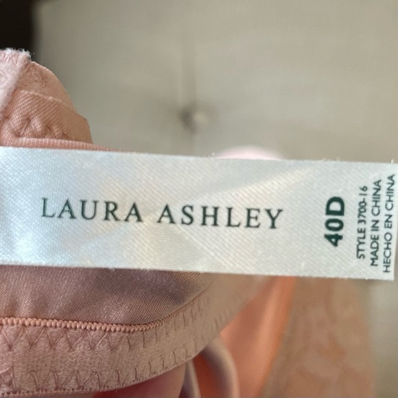 X:  Laura Ashley Lot of 2 Light and Dark Pink Lacy Bra Sz 40D - Picture 9 of 11